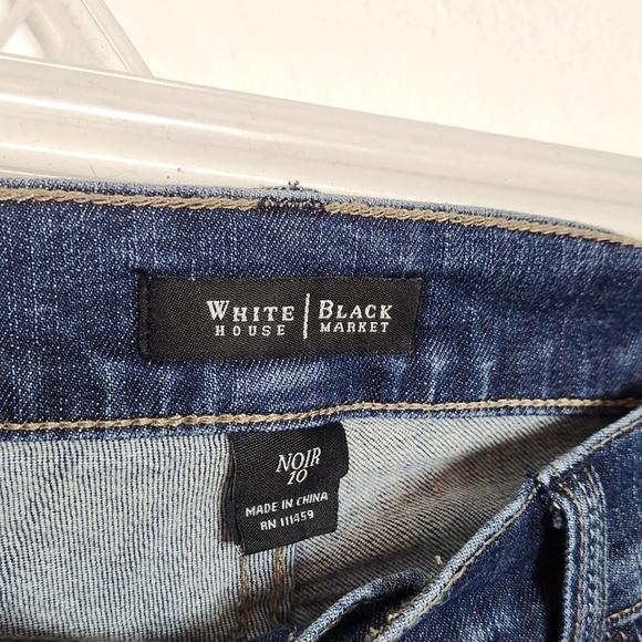 White House Black Market Noir Distressed Capri Jean - Picture 4 of 6